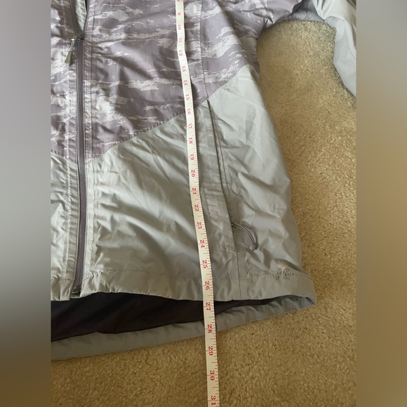 The North Face wind breaker jacket. Light purple. Women size XL - Picture 8 of 15